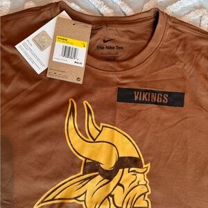 NWT Vikings Nike Salute to Service Tee - Size S